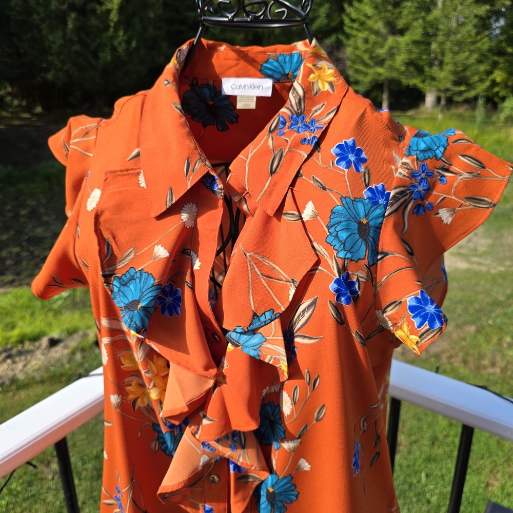 Calvin Klein Floral, Ruffle front blouse, size L, EUC - Picture 5 of 10